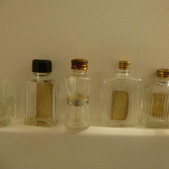 Vintage perfume bottles - Picture 2 of 4